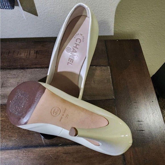 Chanel Stilleto Round Toe Heels - Picture 2 of 5